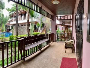 Balkón nebo terasa v ubytování Baan Soontree Resort