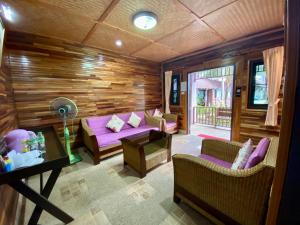 Posezení v ubytování Baan Soontree Resort