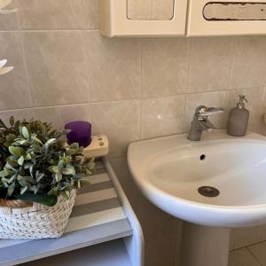 A bathroom at Casa Viola di Maria Gabriella, San Vito a 25 minuti da Costa Rey e Villasimius