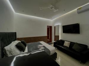 TV a/nebo společenská místnost v ubytování Luxury Suite Room
