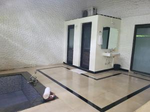 Tuli Veer Bagh Resort的一间浴室