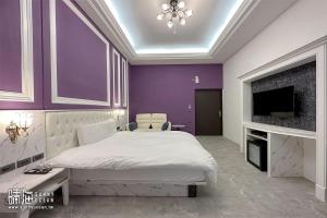 TV a/nebo společenská místnost v ubytování Sunny Ocean B&B