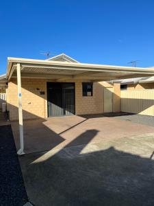 Unit 4 3 Mouarn St Carey Park