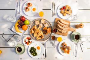 Jídlo v hotelu nebo okolí + 87 fotografií