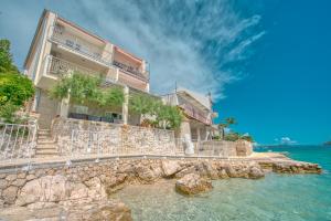 Landskap semula jadi dekat dengan apartmen