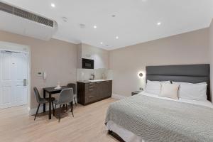 Cleveland Residences Paddington客房内的一张或多张床位