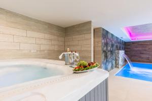 Bassein majutusasutuses Hotel Tulipan või selle lähedal