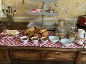 Jedlo v ubytovaní bed & breakfast alebo blízkom okolí