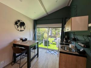 Køkken eller tekøkken på Laloveroom