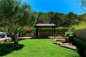 Κήπος έξω από το Villa Can Curreu