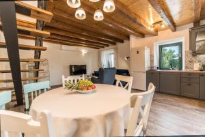 Kuchyňa alebo kuchynka v ubytovaní Stone House Luna