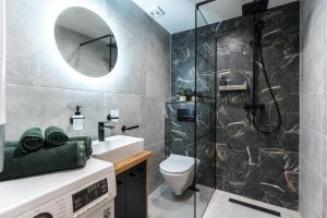 Kúpeľňa v ubytovaní Parliament Dream Apartment! + 24 fotografií