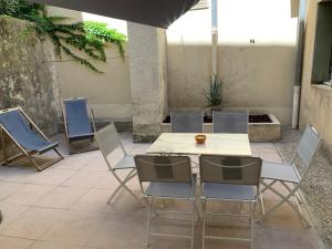 Gallery image of Appartement intra muros avec cour privée in Avignon
