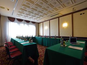 Khu vực hỗ trợ khách đi công tác/phòng hội thảo tại c-hotels Rubens