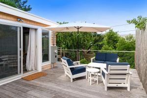 Balkón nebo terasa v ubytování Huron Hideaway