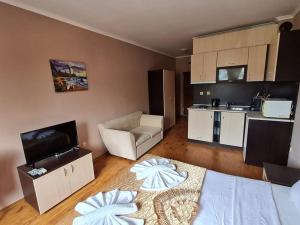 Kuchyň nebo kuchyňský kout v ubytování MitProt Panorama Bay 2 Private Apartament ap.122