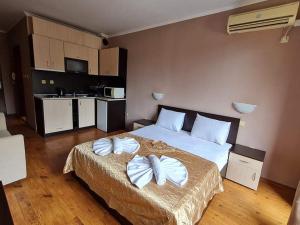 Postel nebo postele na pokoji v ubytování MitProt Panorama Bay 2 Private Apartament ap.122 + 21 fotografií