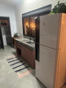 Dapur atau dapur kecil di Casa térrea com acessibilidade em Juquehy com piscina aquecida e hidromassagem