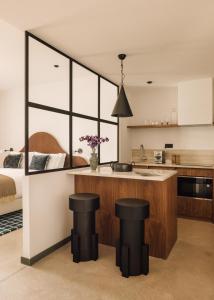 The Rebello Hotel & Spa - Small Luxury Hotels Of The World的厨房或小厨房