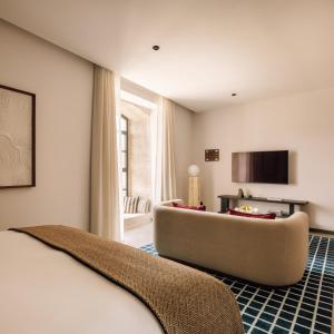 The Rebello Hotel & Spa - Small Luxury Hotels Of The World的电视和/或娱乐中心