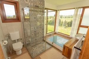 Koupelna v ubytování Forest Hideaway: Family/group friendly Villa