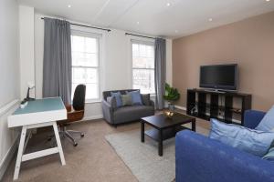 Khu vực ghế ngồi tại Spacious&Comfy 2 bed in Camden Town&Kings cross