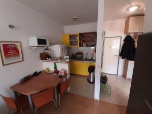 Køkken eller tekøkken på RondoCondo Mostar