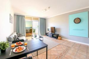 Fotografie z fotogalerie ubytování Beautiful spacious 1 bedroom apartment with a Pool, Marina Palace 608 v destinaci Playa Paraiso