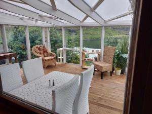 Fjord Guesthouse的休息区
