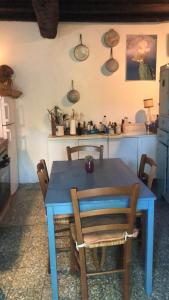Posedenie v ubytovaní Antica casa colonica in pietra in Toscana + 22 fotografií