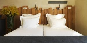 Postel nebo postele na pokoji v ubytování HOT_elarnia Hotel & Spa