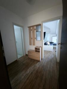 Gallery image of Apartmani Zen in Sumartin