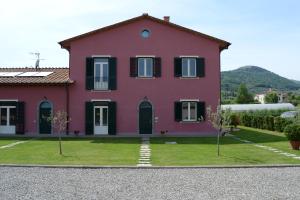 Foto dalla galleria di Agriturismo Casa Rosa a Lucca