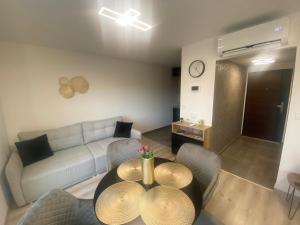 Posedenie v ubytovaní Lake View Penthouse