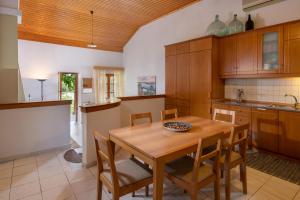 Η κουζίνα ή μικρή κουζίνα στο Bravita House