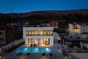 Πισίνα στο ή κοντά στο Villa Mirage