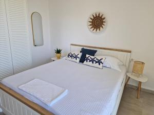 Postel nebo postele na pokoji v ubytování Kailin's home
