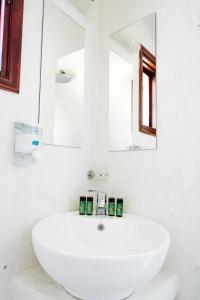 Uma casa de banho em Villa Dima