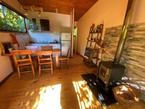 Eldhús eða eldhúskrókur á Cabañas SPA Olmue