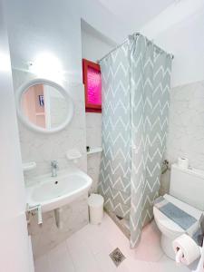 Uma casa de banho em Villa Dima