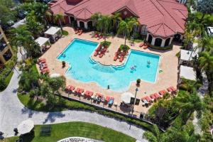 an overhead view of a swimming pool at a resort at Bayview in Clearwater