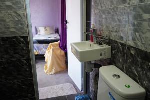 Vannituba majutusasutuses Chez Imnir