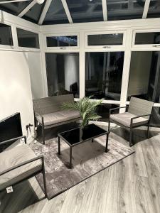 Cosy 3 Bedroom House In Birmingham! - Contractors, Business & Corporate Guests Welcome 휴식 공간