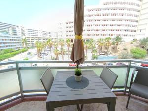 Ein Balkon oder eine Terrasse in der Unterkunft in the heart of Playa del Inglés