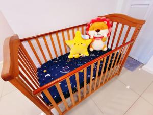 Postel nebo postele na pokoji v ubytování Legoland 3min Lakeview HappyRainbowSuite 7Pax 2R2B