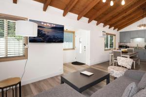 Köök või kööginurk majutusasutuses Sweet Retreat 2- Cozy Relaxing Resort Cottage