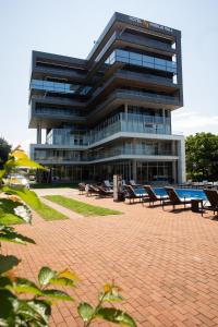 Bazén v ubytování Hotel Nobilis Hall nebo v jeho okolí