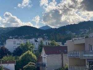 山景或在公寓看到的山景