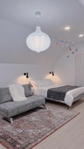 מיטה או מיטות בחדר ב-Anchorage Downtown Studio:Near Attractions, Ideal for Solo/Couples