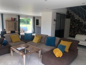 Fotografia z galérie ubytovania Maison 8 personnes 4 chambres parking privé pour 24h Mans v destinácii Coulaines